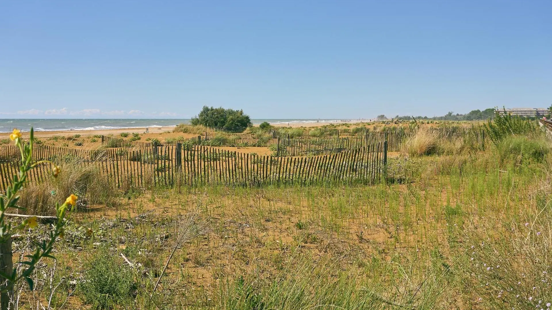 Welcoming Seaside Flat Ideal For 6 Guests Bibione Italy